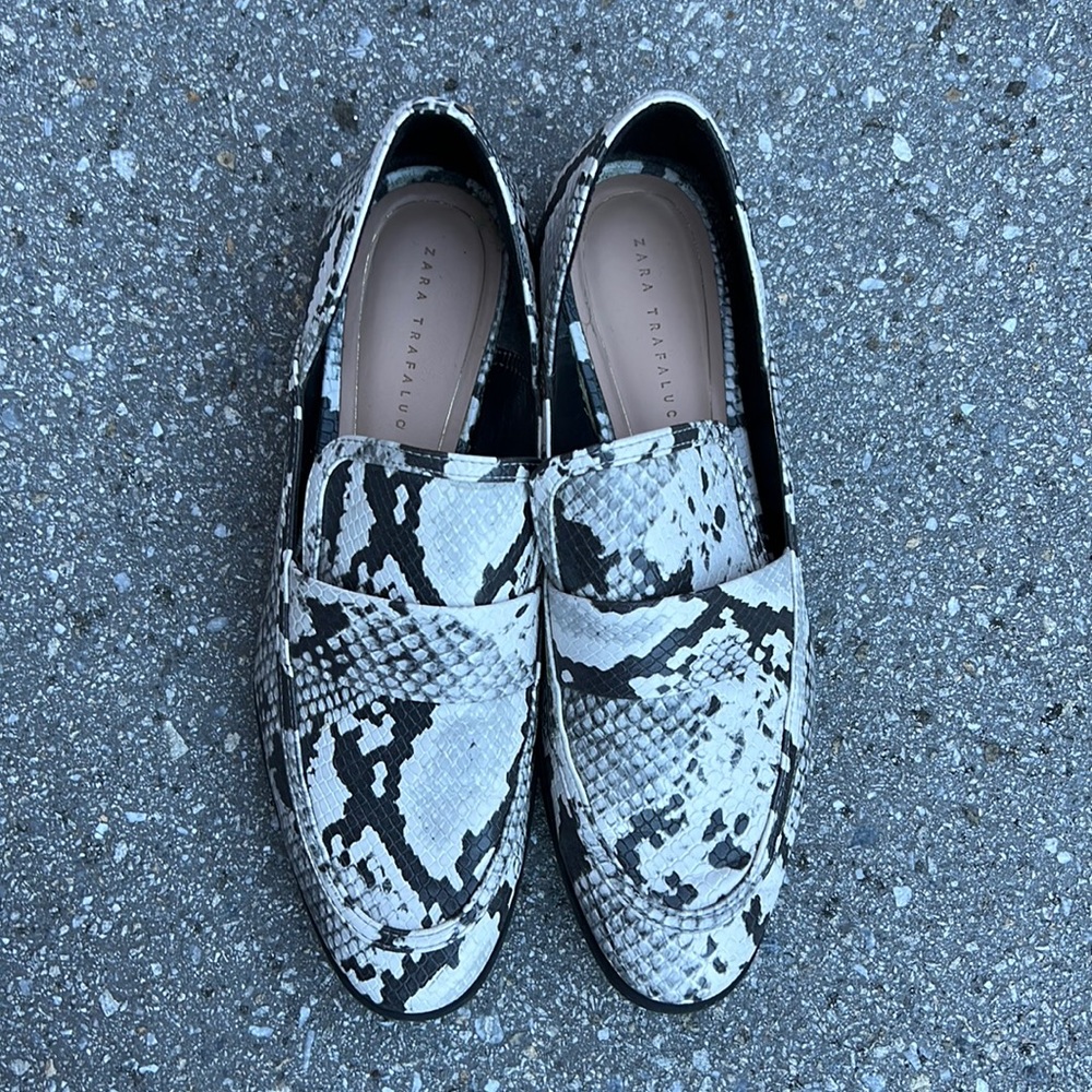 Zara Snakeskin Pattern Loafer